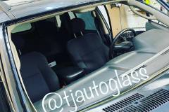 broken-windshield-and-repair-2