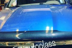 Windshield-repair-blue-car-4